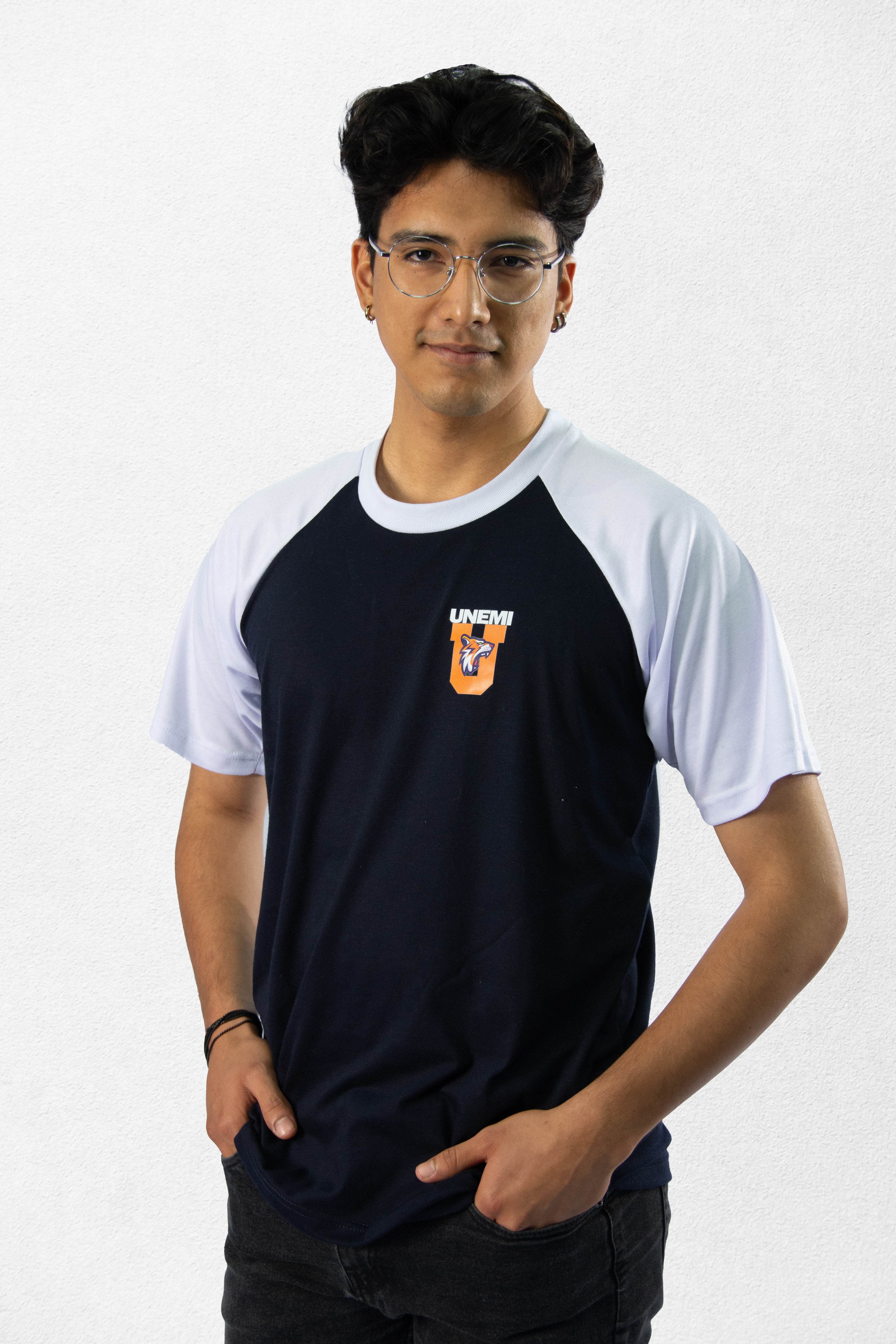 CAMISETA TIPO RANGLAN PARA HOMBRE